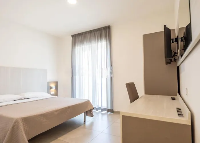 Nuovo HOTEL SETTIBI 20m dalla spiaggia Giulianova